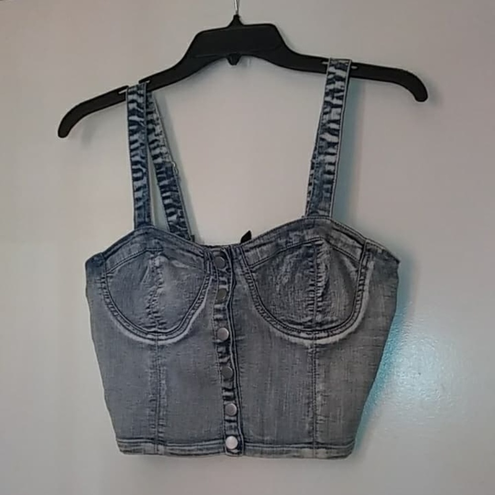 ❤️ ❤️ ❤️Forever 21 denim button up crop top size L